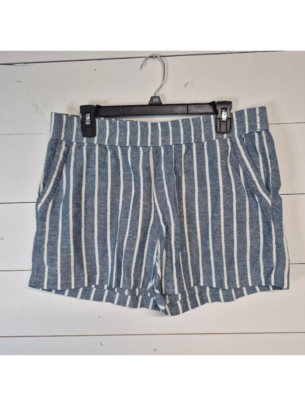 Sonoma Women's Striped Blue & White Shorts With Pockets Size M
